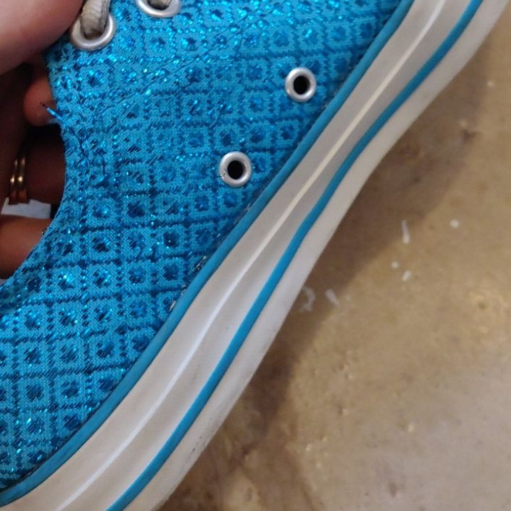 Converse - Picture 4 of 5